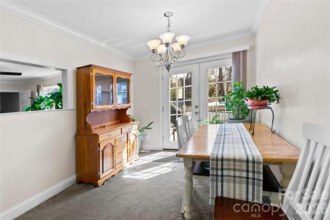 28 Chapel Park Road Asheville NC 28803