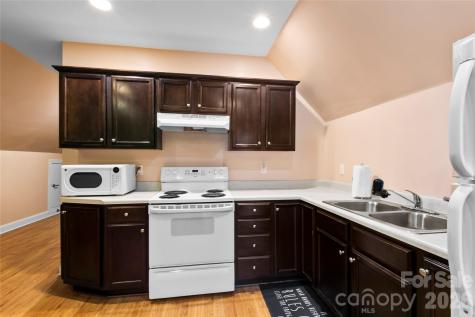 28 Chapel Park Road Asheville NC 28803