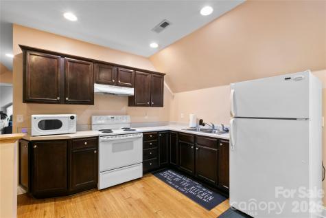 28 Chapel Park Road Asheville NC 28803