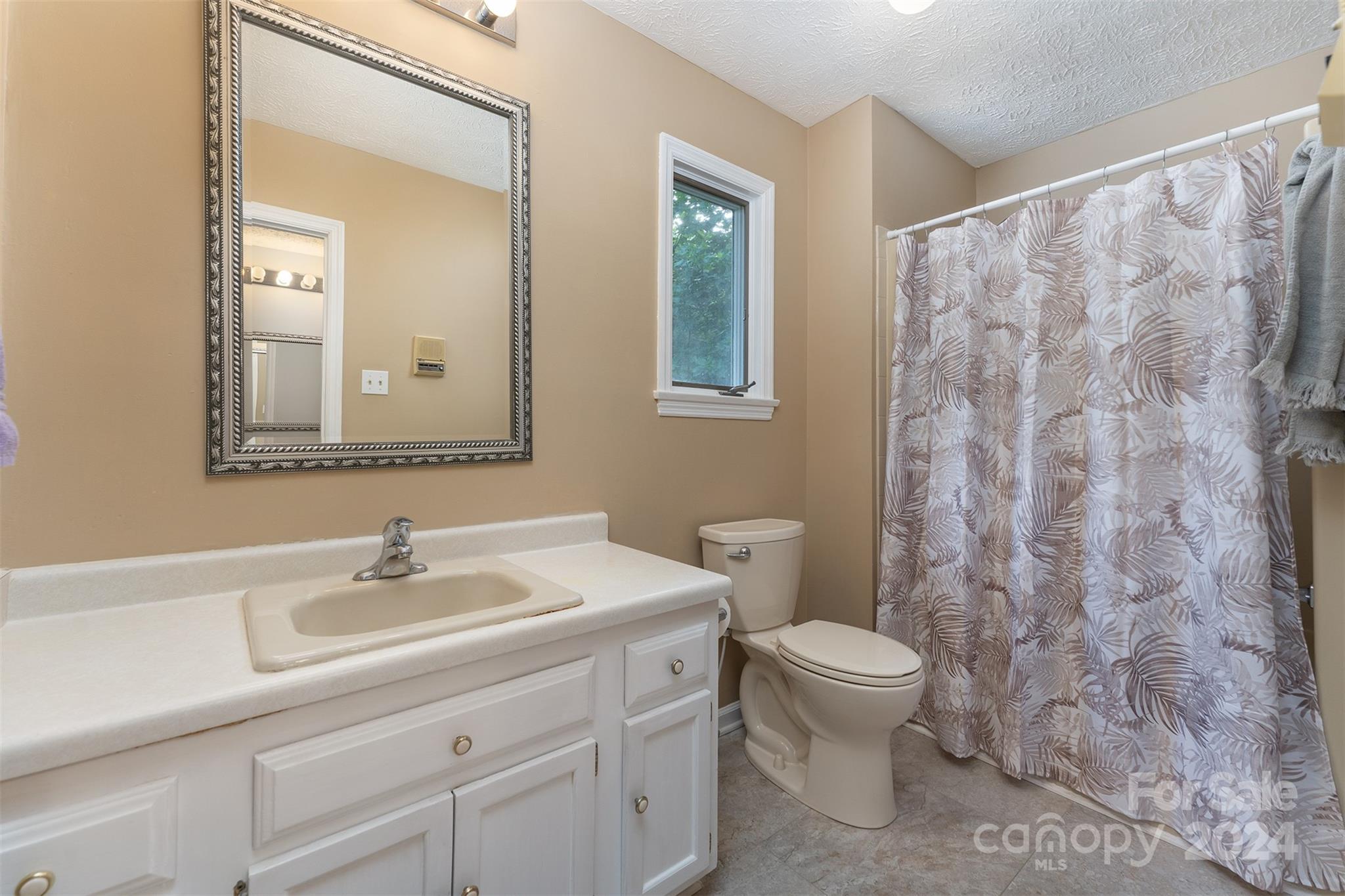 112 Richard Lane Black Mountain NC 28711