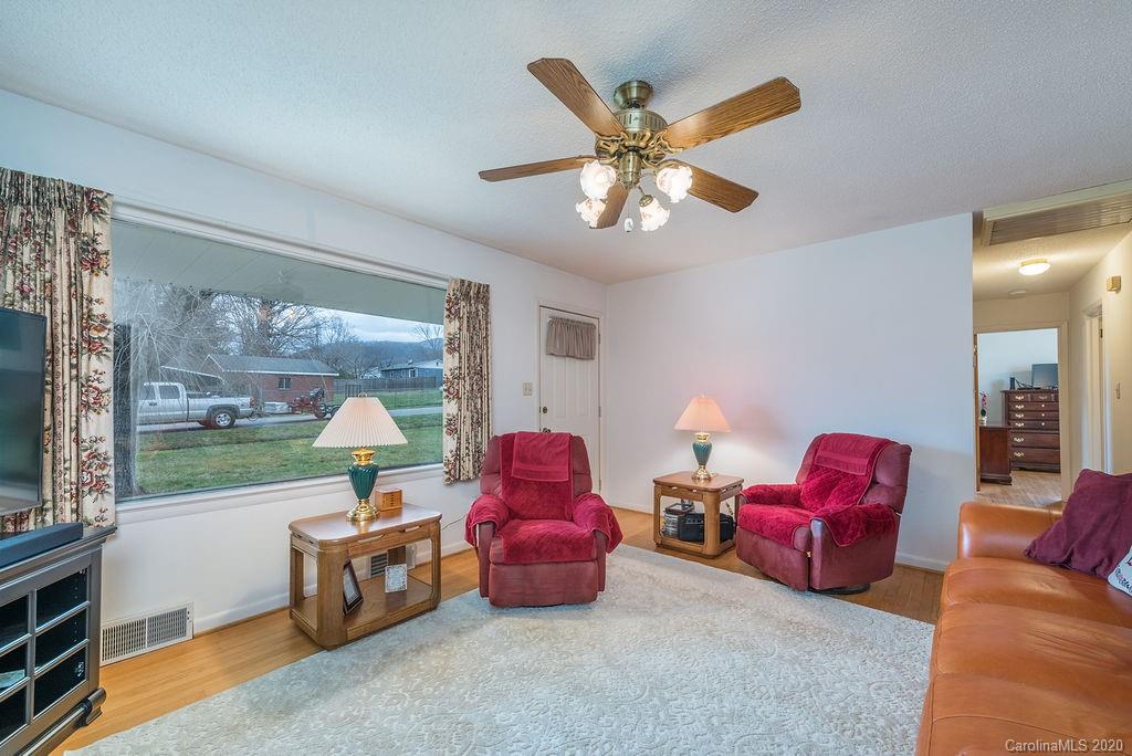 205 Rowland Road Swannanoa NC 28778
