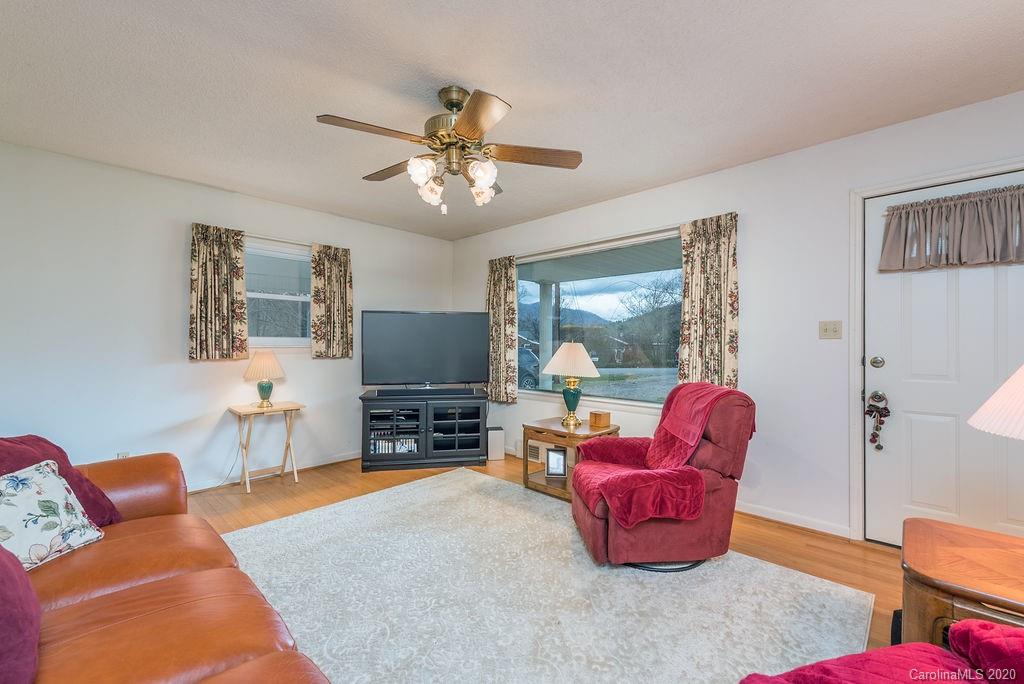 205 Rowland Road Swannanoa NC 28778
