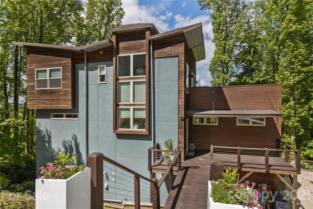 22 Breezeway Drive Asheville NC 28803