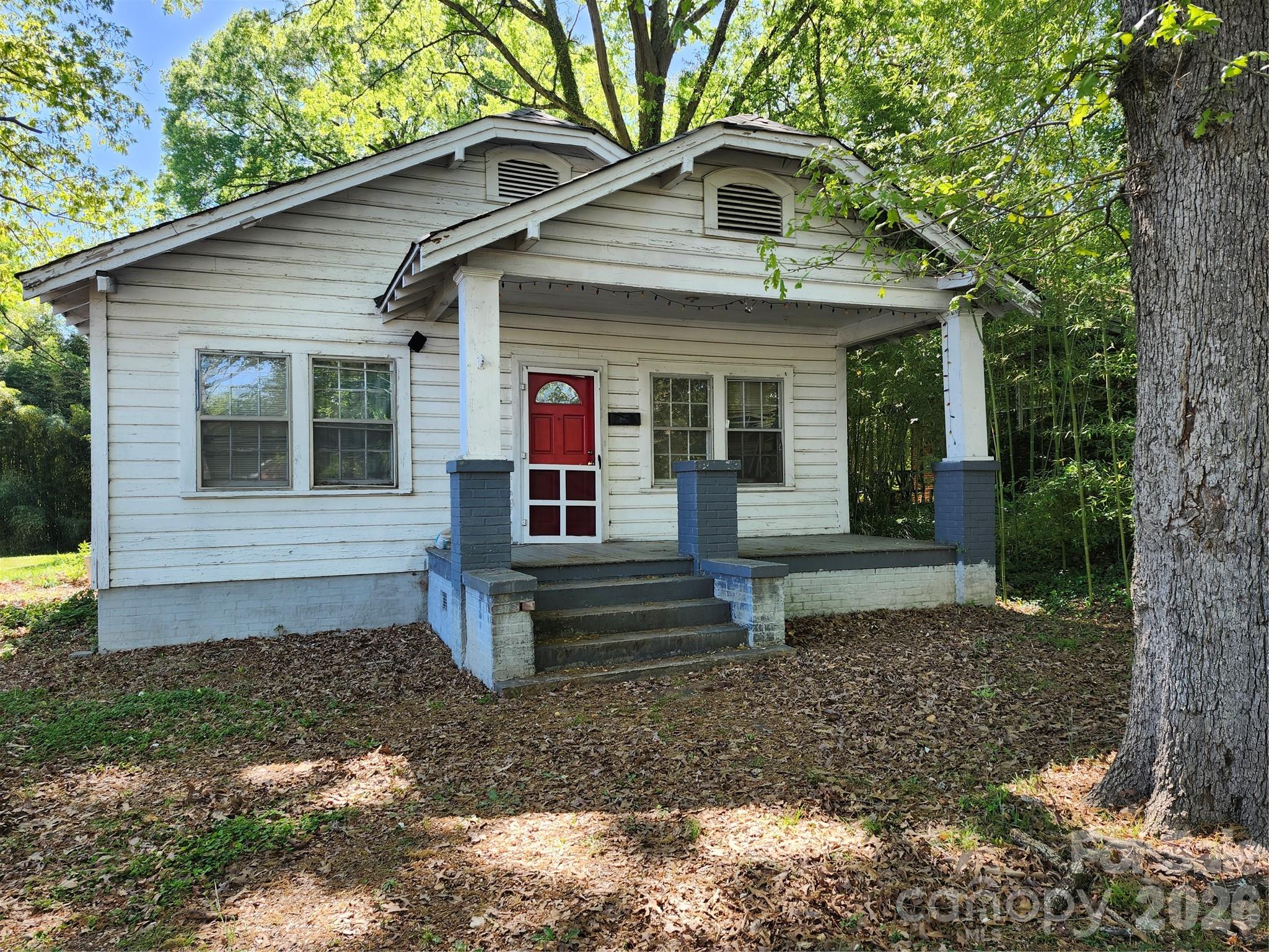 209 W 1st Street Lowell NC 28098