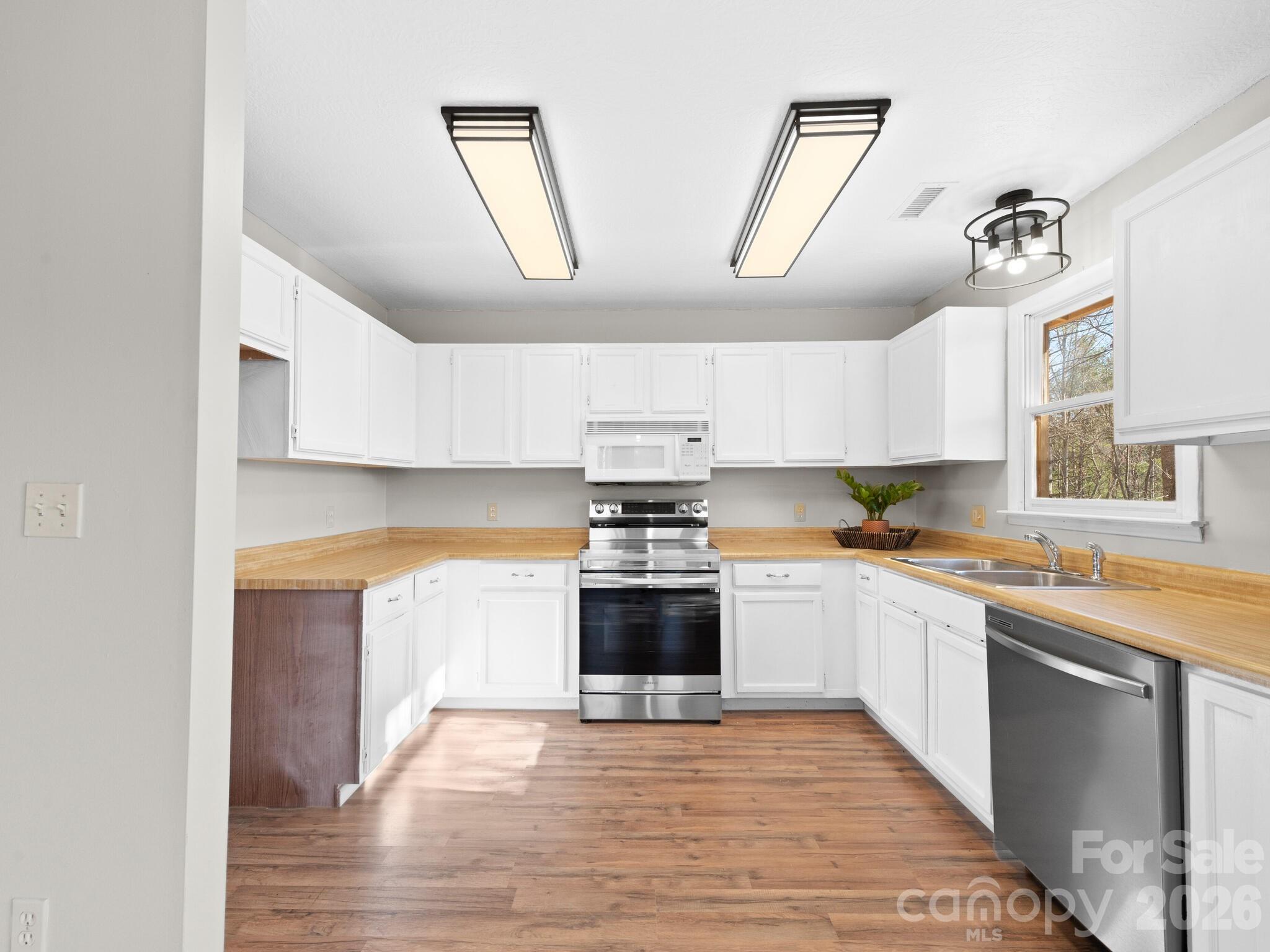 331 River Ridge Drive Burnsville NC 28714