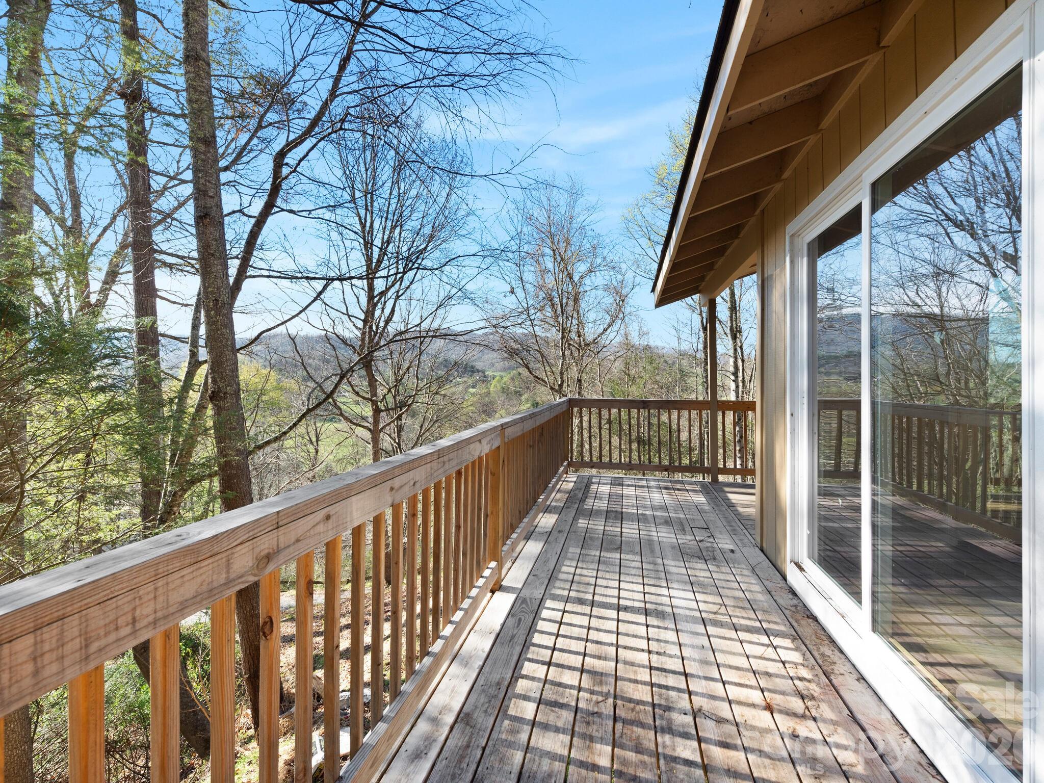 331 River Ridge Drive Burnsville NC 28714