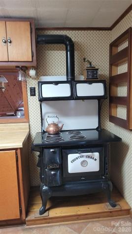 60 Persimmons Lane Burnsville NC 28714