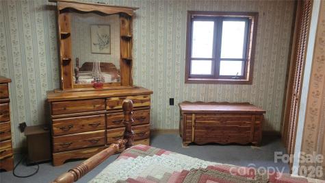 60 Persimmons Lane Burnsville NC 28714