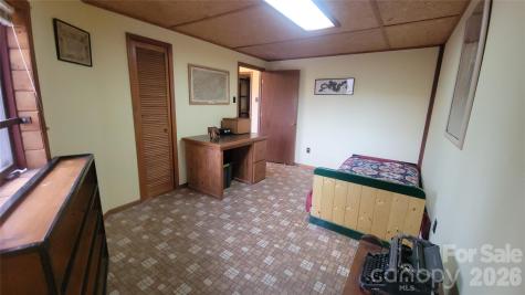 60 Persimmons Lane Burnsville NC 28714