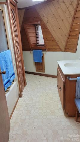 60 Persimmons Lane Burnsville NC 28714