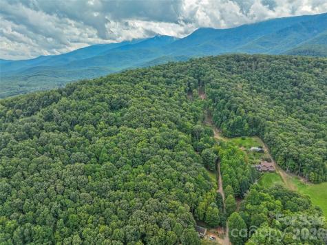 60 Persimmons Lane Burnsville NC 28714