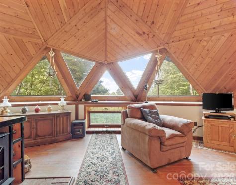 60 Persimmons Lane Burnsville NC 28714