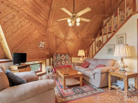 60 Persimmons Lane Burnsville NC 28714