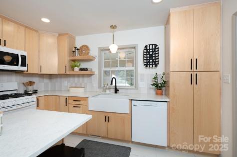 123 Forest Lake Drive Asheville NC 28803