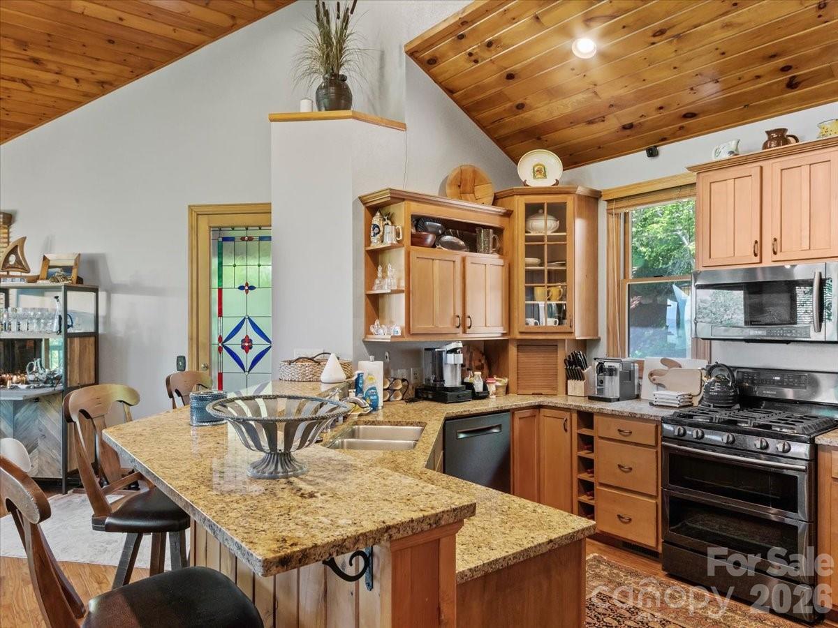 15 Ivy Point Lane Burnsville NC 28714