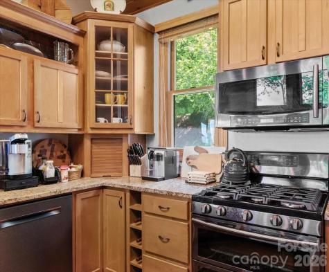 15 Ivy Point Lane Burnsville NC 28714