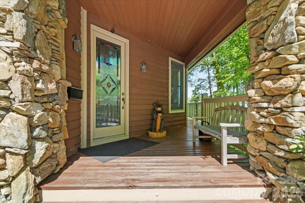 15 Ivy Point Lane Burnsville NC 28714
