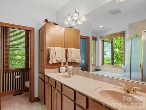15 Ivy Point Lane Burnsville NC 28714