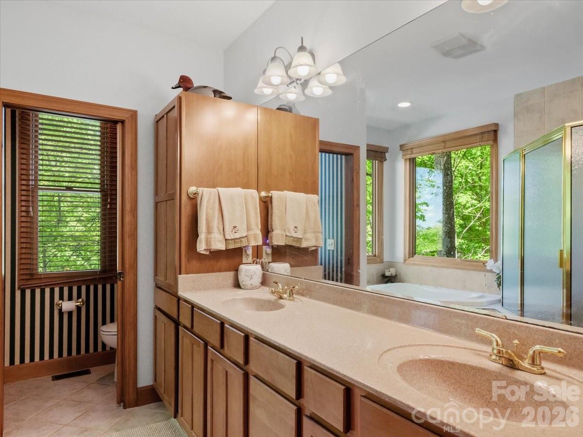 15 Ivy Point Lane Burnsville NC 28714