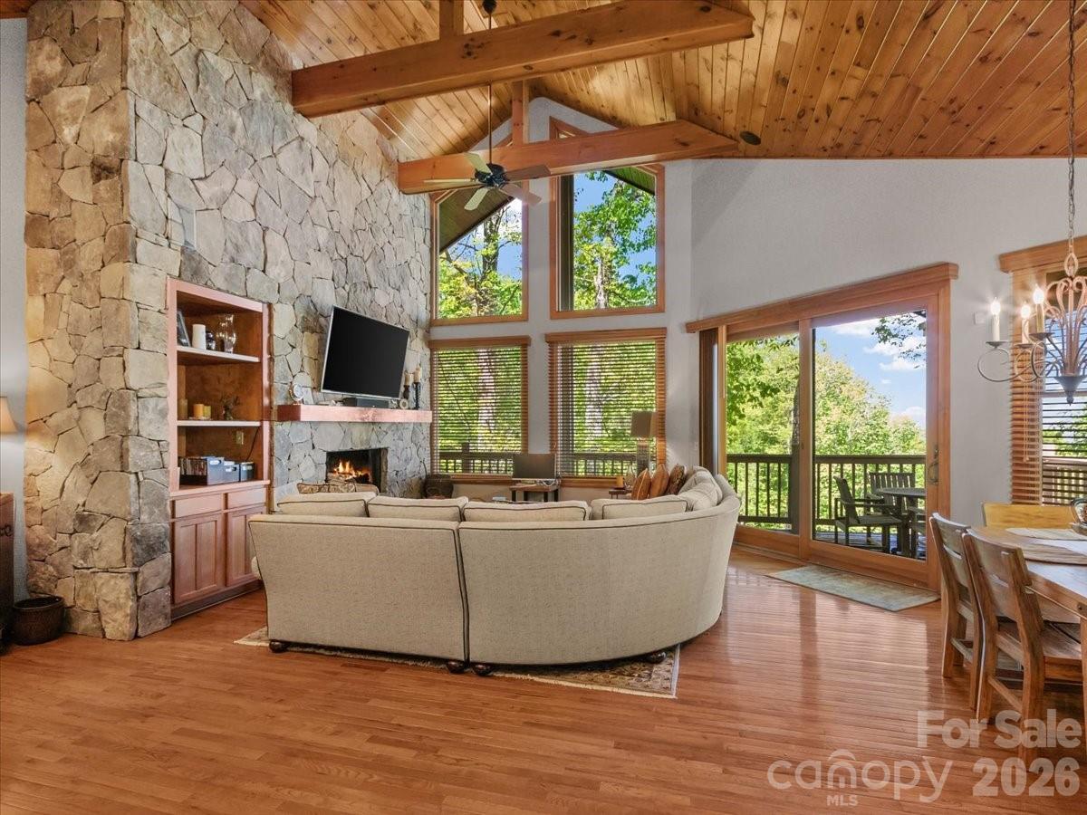 15 Ivy Point Lane Burnsville NC 28714
