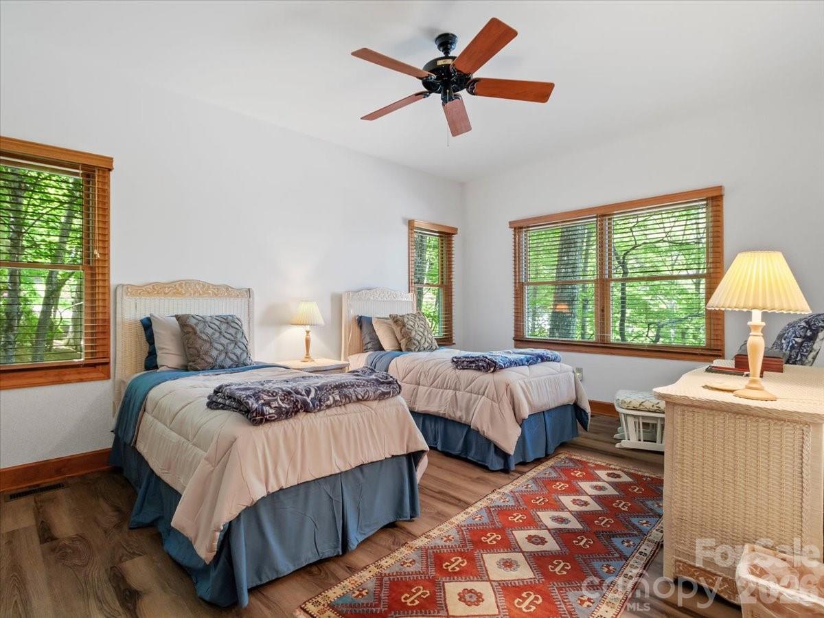 15 Ivy Point Lane Burnsville NC 28714