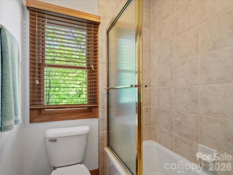 15 Ivy Point Lane Burnsville NC 28714