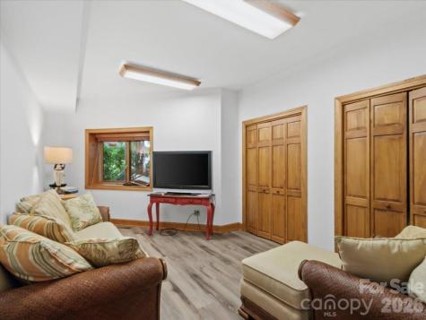 15 Ivy Point Lane Burnsville NC 28714