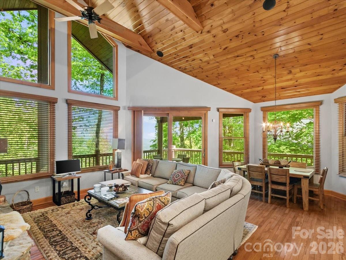15 Ivy Point Lane Burnsville NC 28714