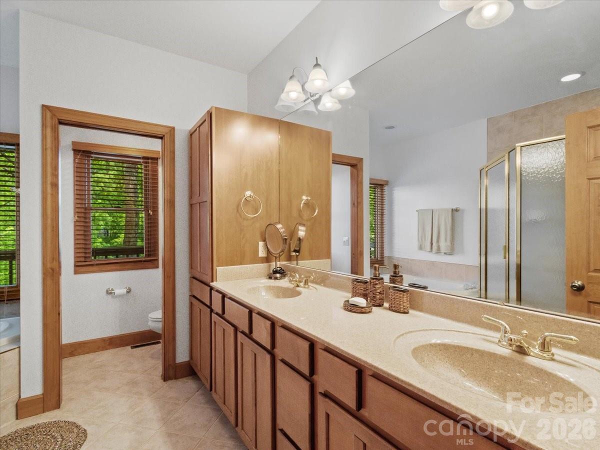 15 Ivy Point Lane Burnsville NC 28714