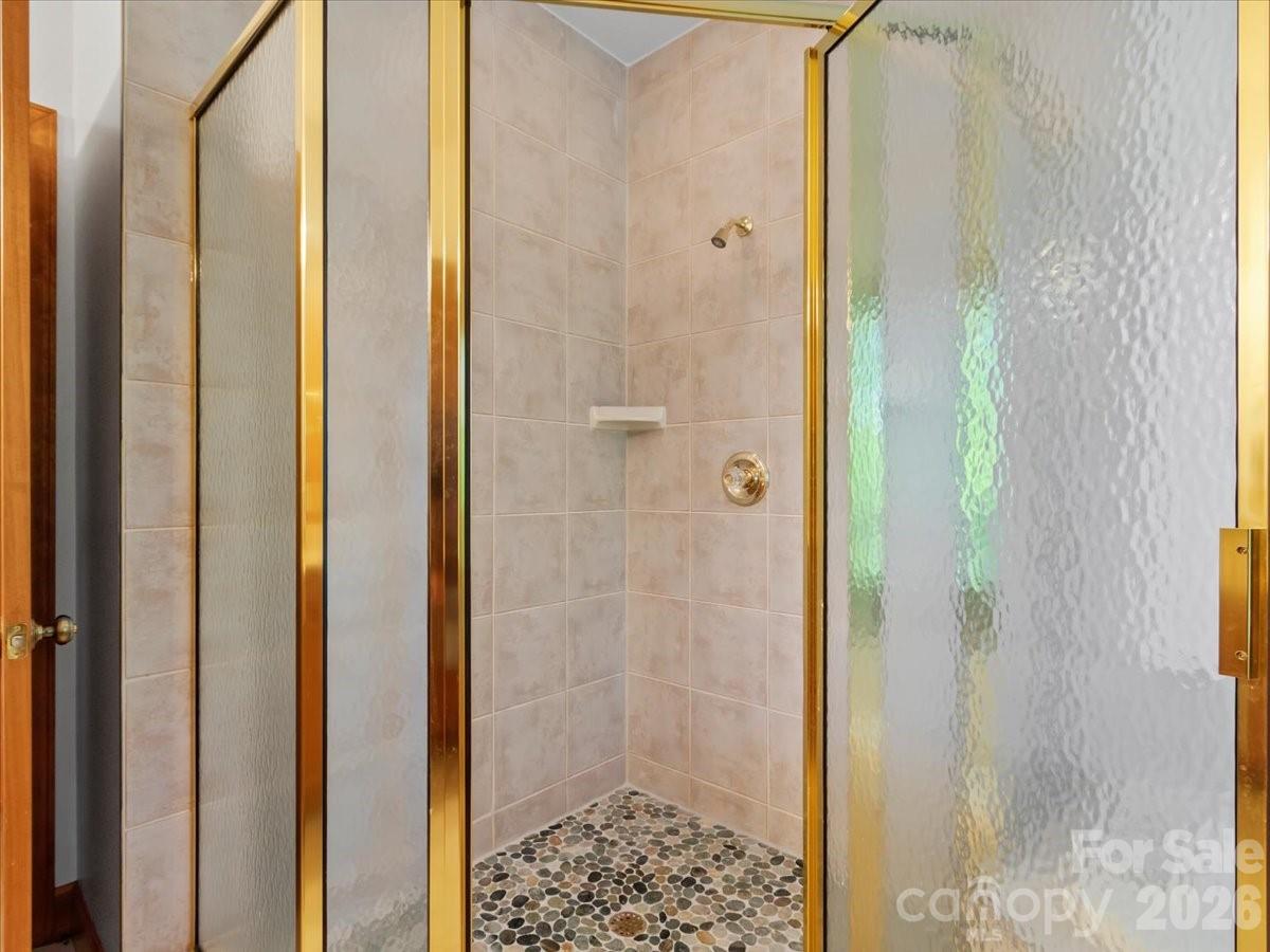 15 Ivy Point Lane Burnsville NC 28714