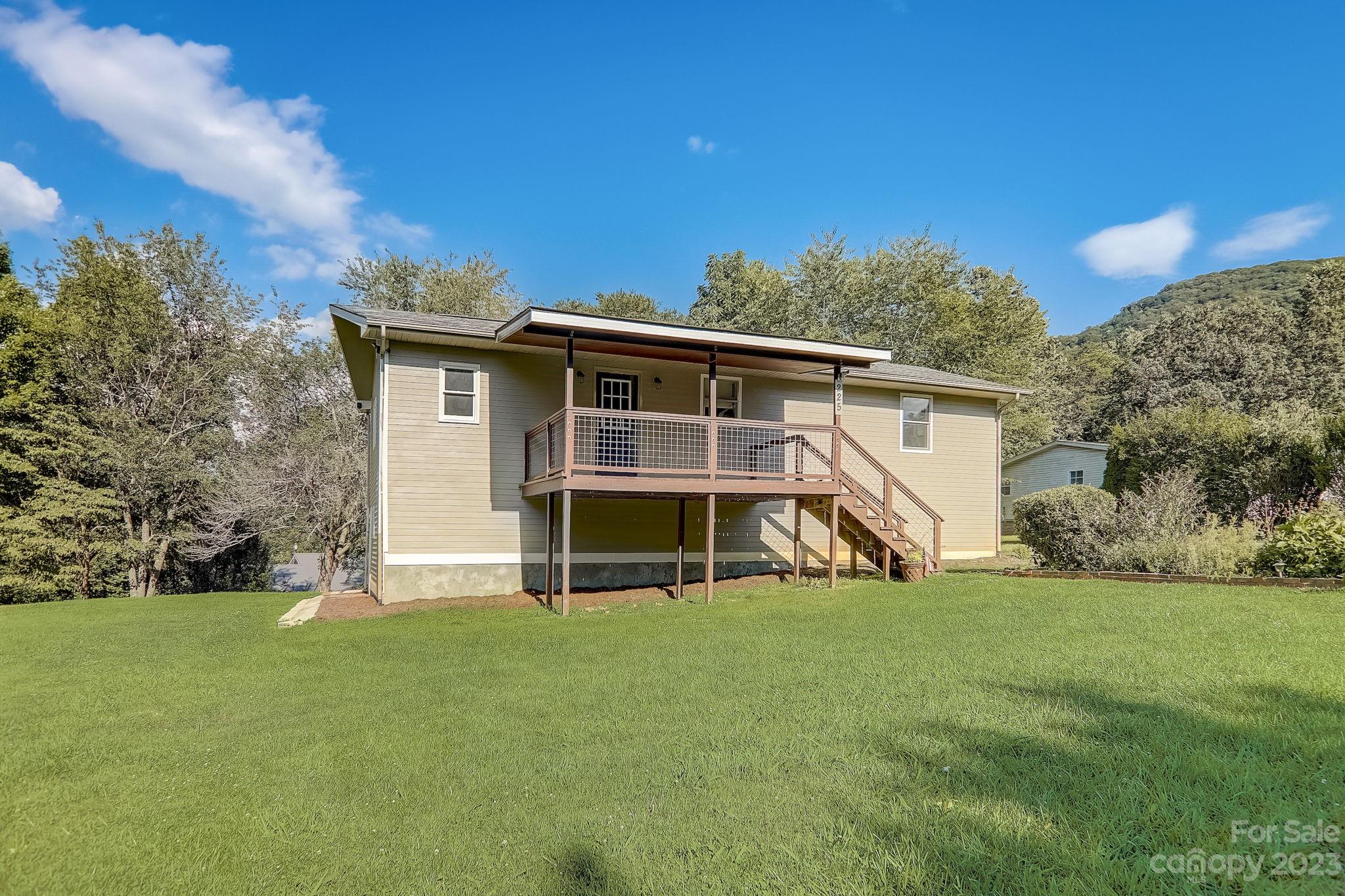 225 Doc Snyder Drive Swannanoa NC 28778