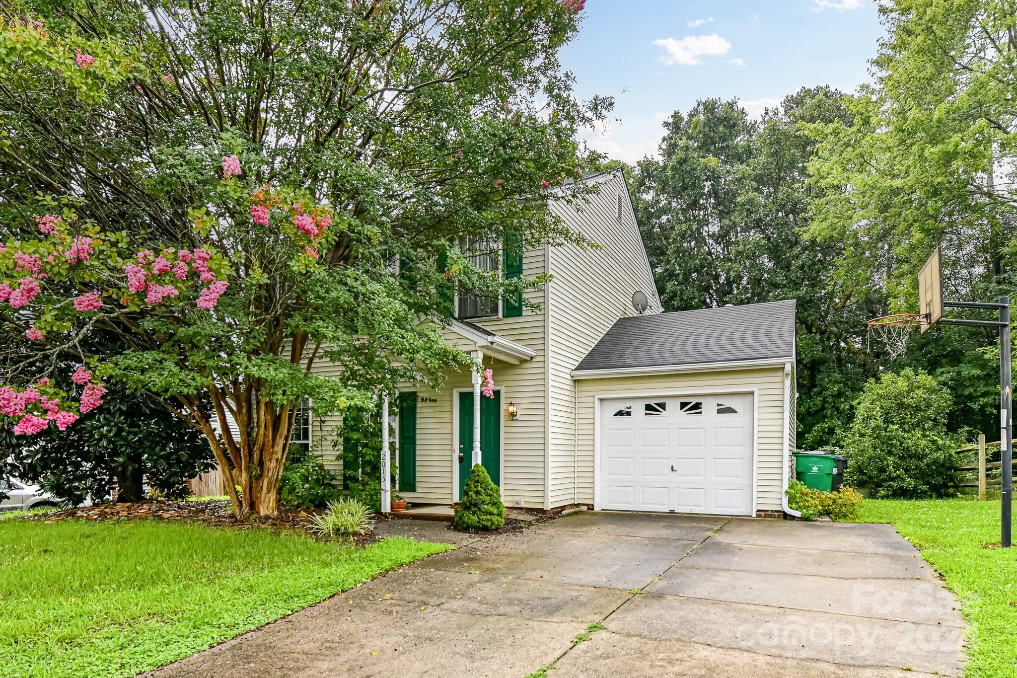 2015 Mallard Woods Place Charlotte NC 28262