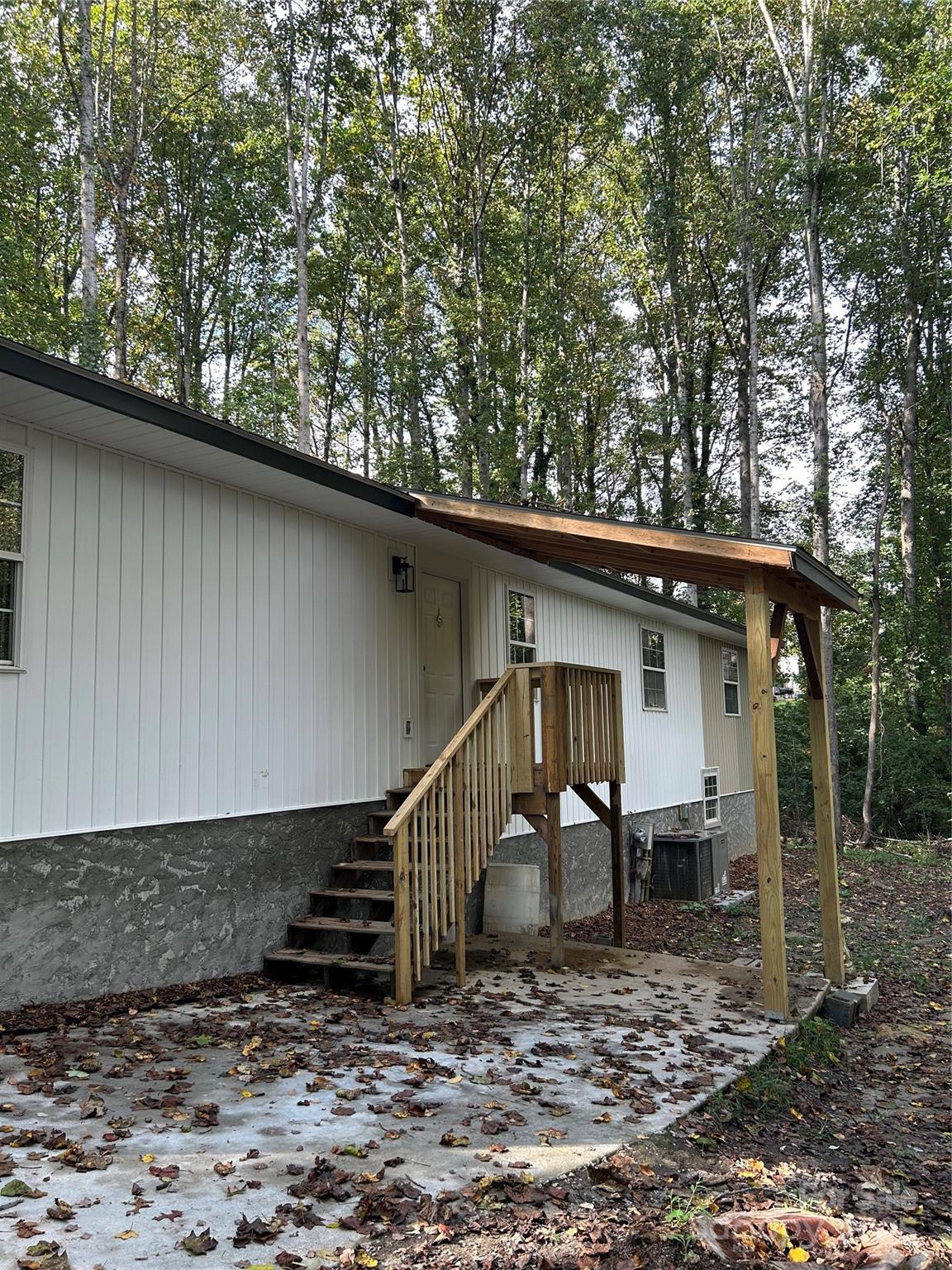 44 Deno Drive Asheville NC 28806