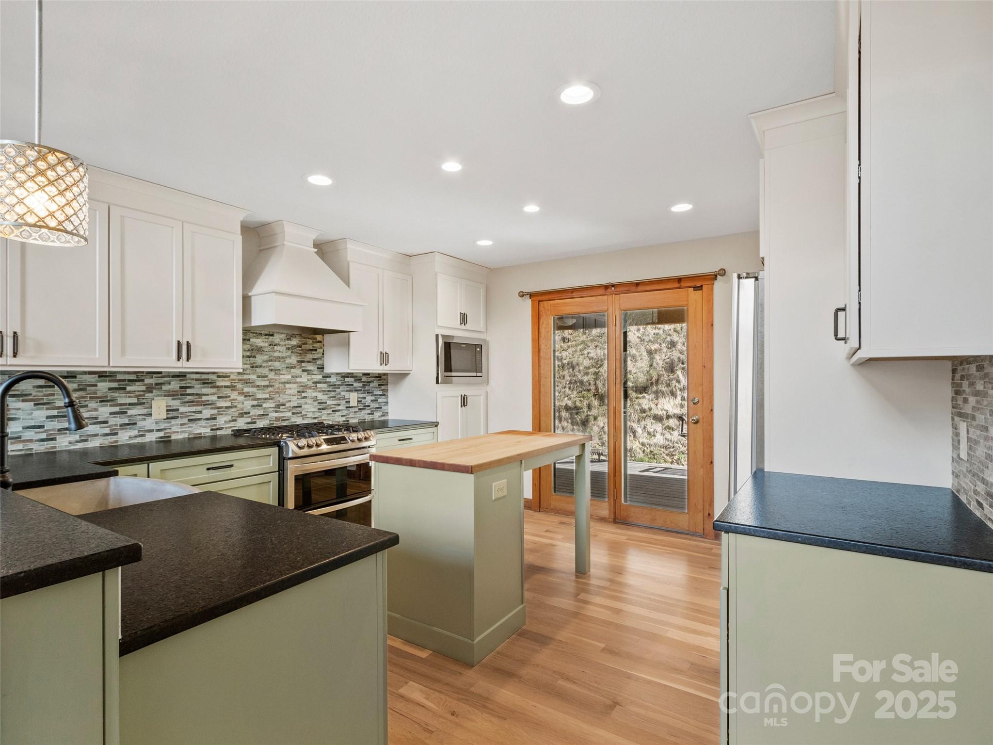 628 Cove Creek Lane Weaverville NC 28787