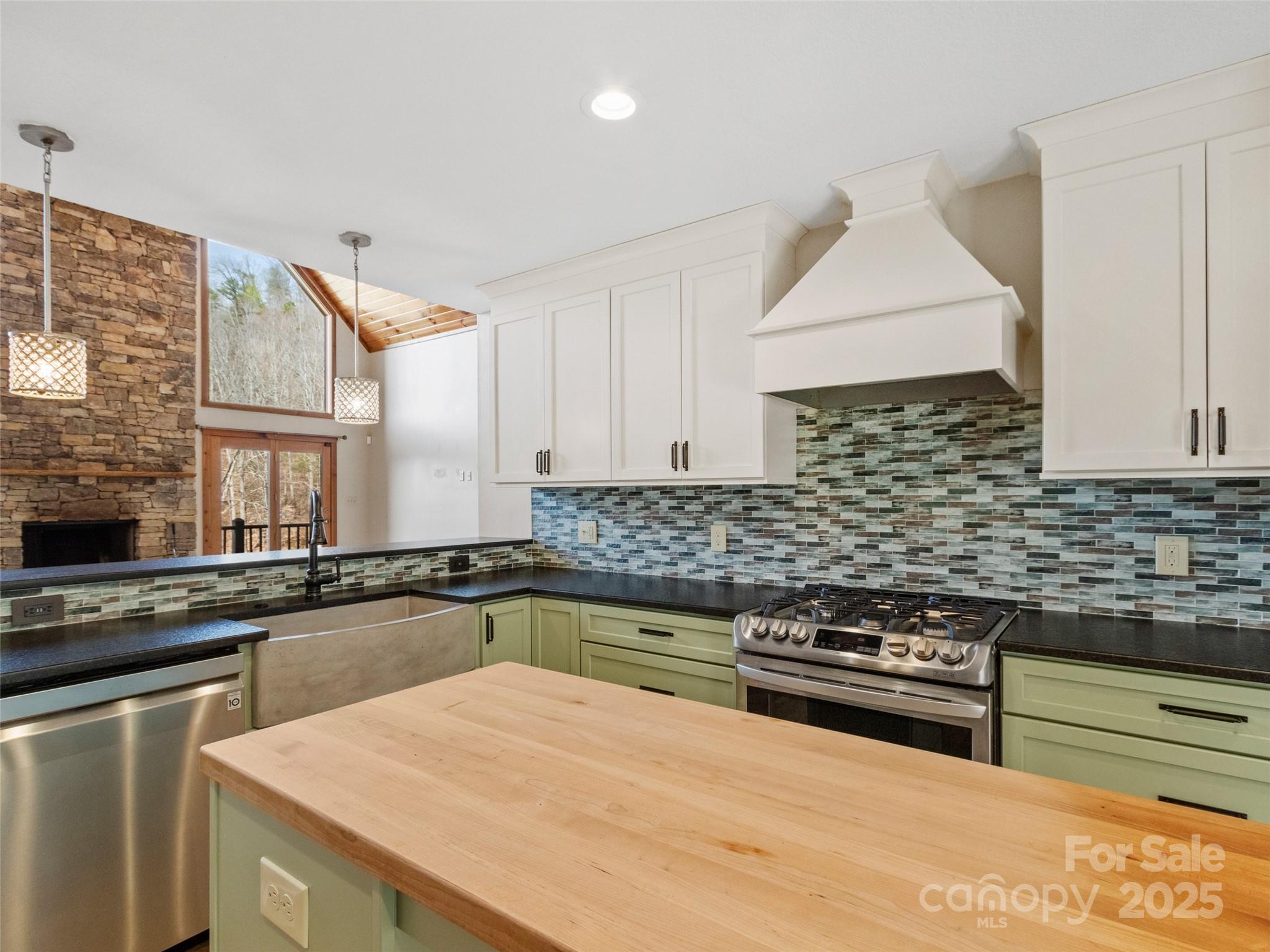 628 Cove Creek Lane Weaverville NC 28787