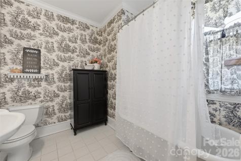 8 Vance Street Lexington NC 27292