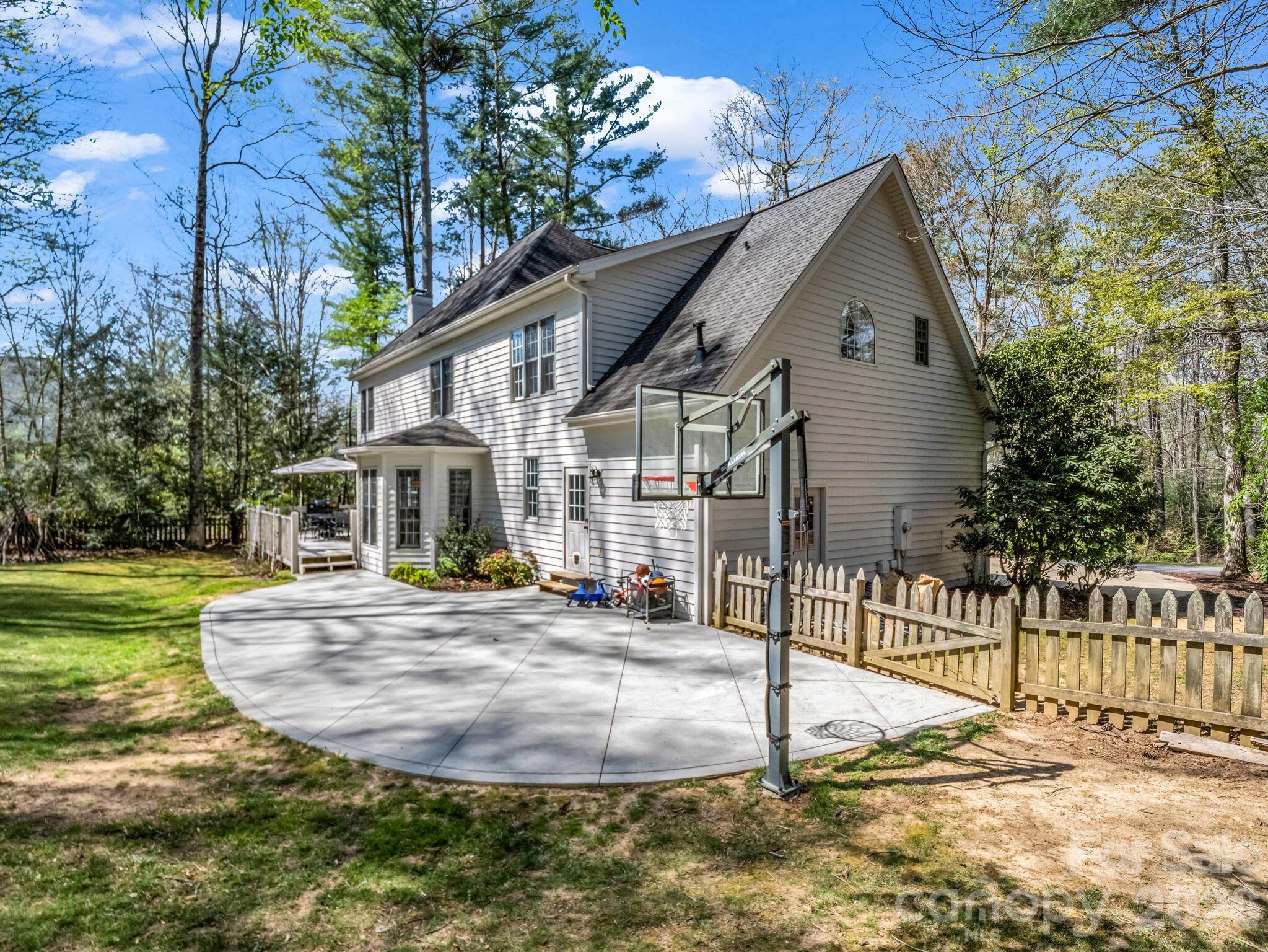 311 Red Fox Circle Asheville NC 28803