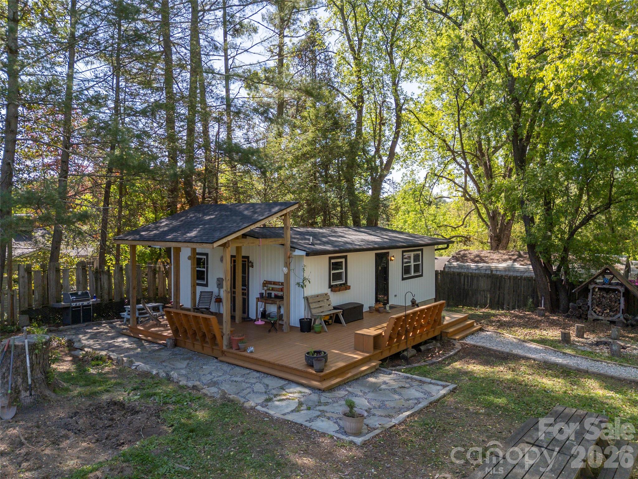 1737 Shano Drive Hendersonville NC 28791