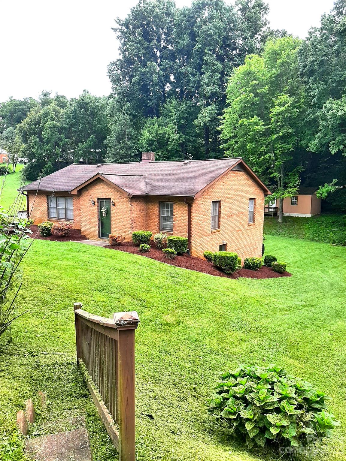 1736 Starcross Road Lenoir NC 28645