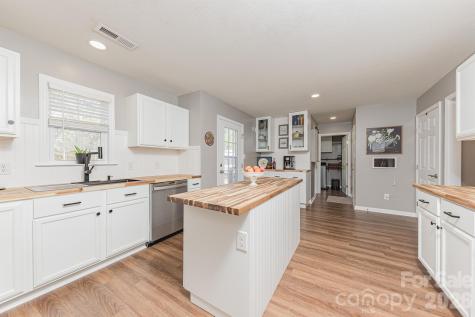 110 Saint Road Richlands NC 28574