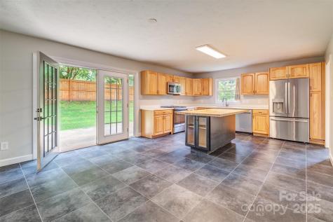 16 Beechwood Road Asheville NC 28805