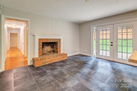 16 Beechwood Road Asheville NC 28805