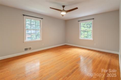 16 Beechwood Road Asheville NC 28805