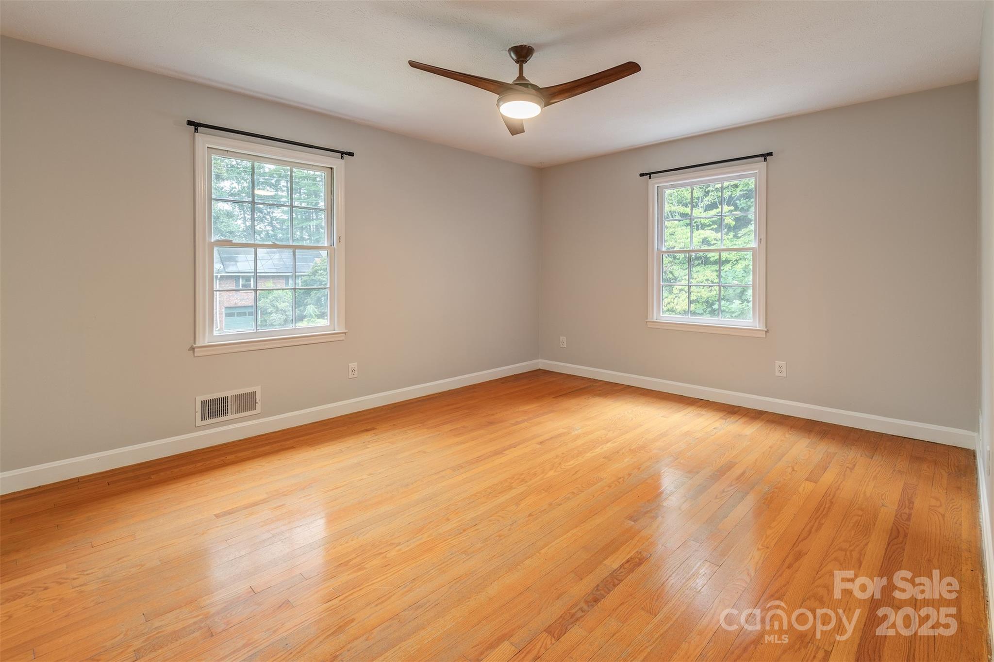 16 Beechwood Road Asheville NC 28805