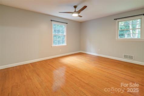 16 Beechwood Road Asheville NC 28805