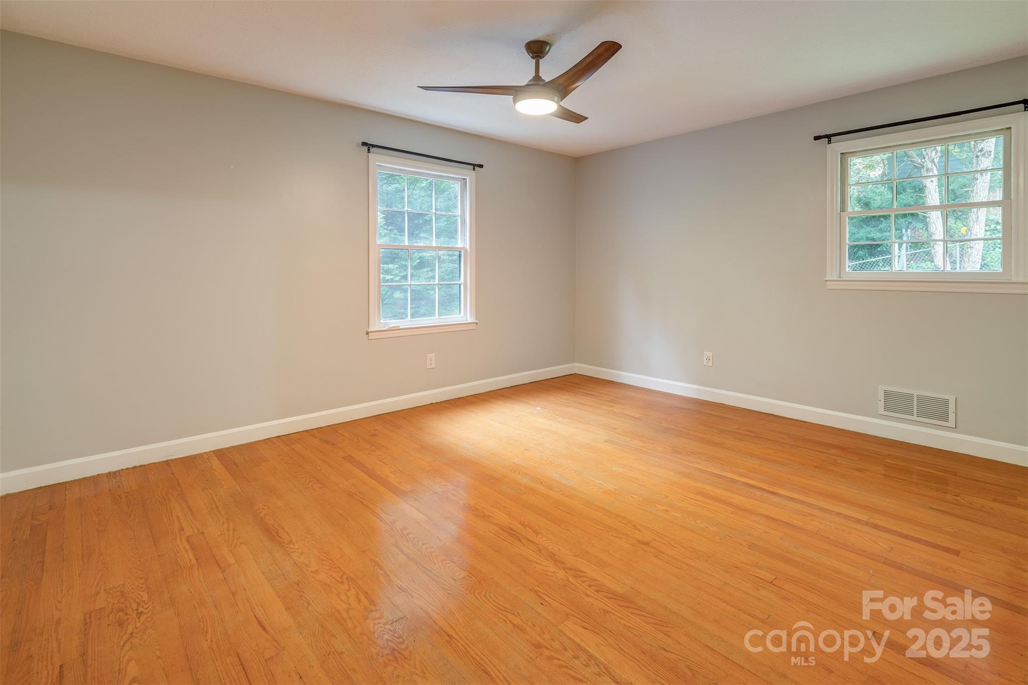 16 Beechwood Road Asheville NC 28805