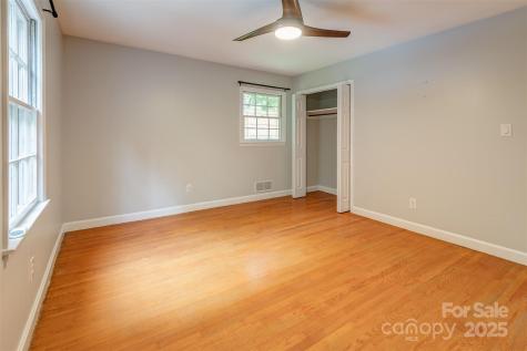 16 Beechwood Road Asheville NC 28805