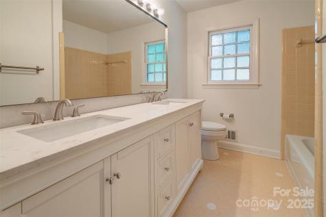 16 Beechwood Road Asheville NC 28805