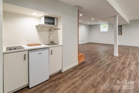 16 Beechwood Road Asheville NC 28805