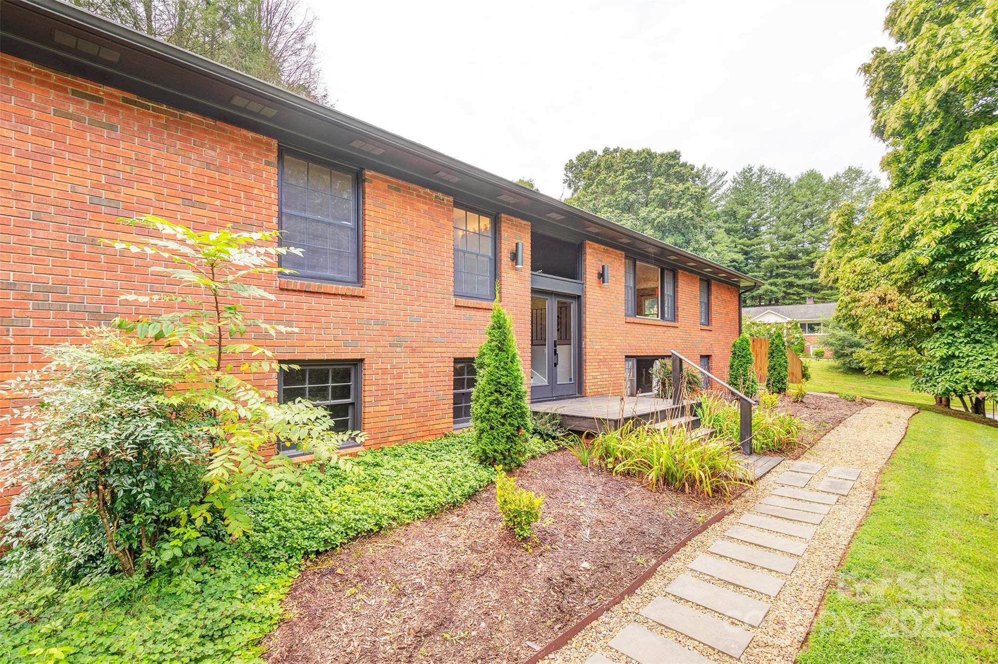 16 Beechwood Road Asheville NC 28805